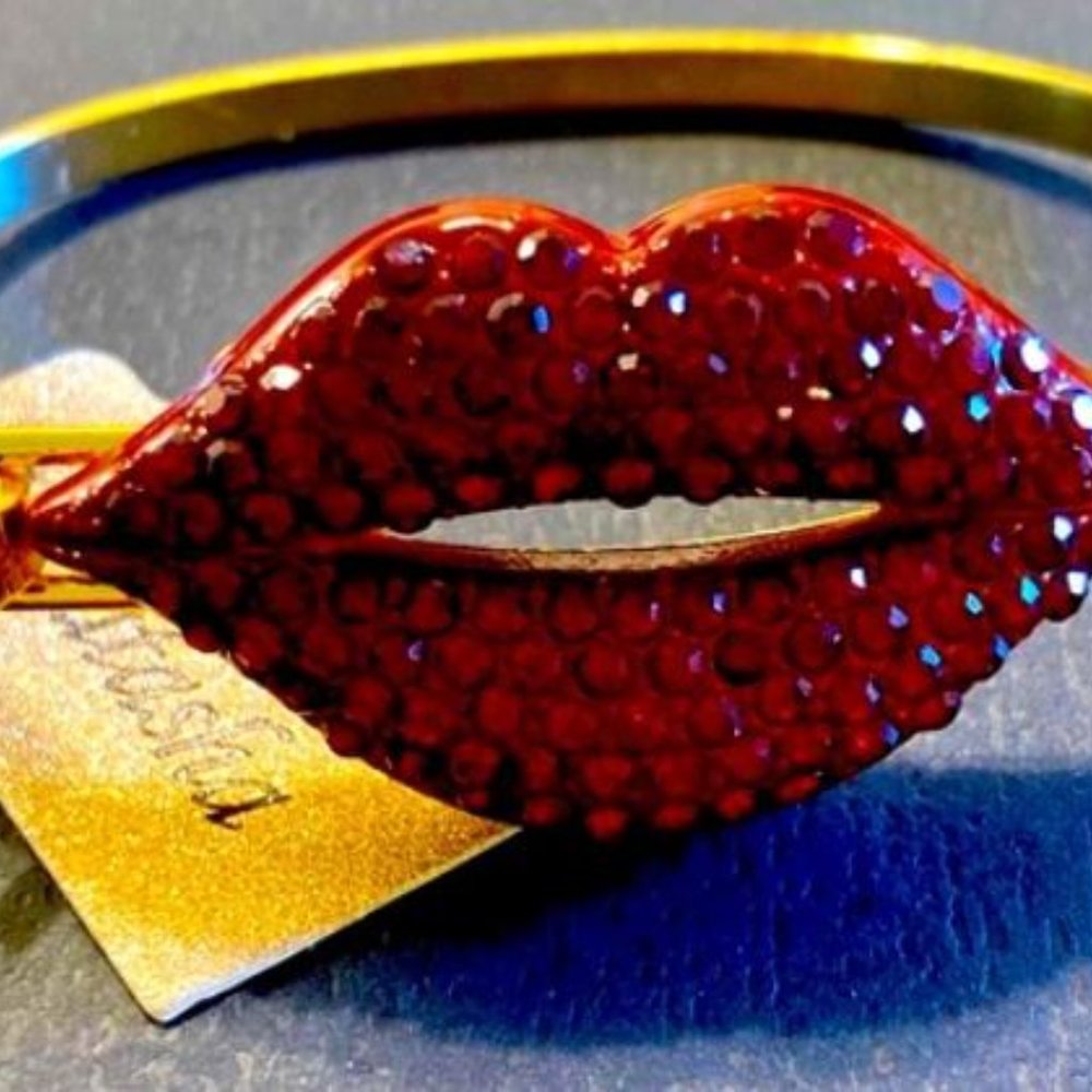 NWT Red Crystal Lips Bracelet RARE By Natasha Couture - Picture 8 of 9